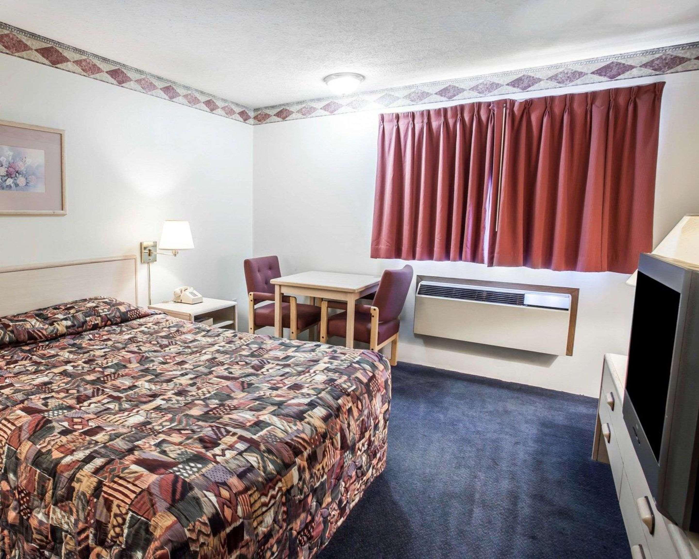 Rodeway Inn & Suites Spokane Zewnętrze zdjęcie
